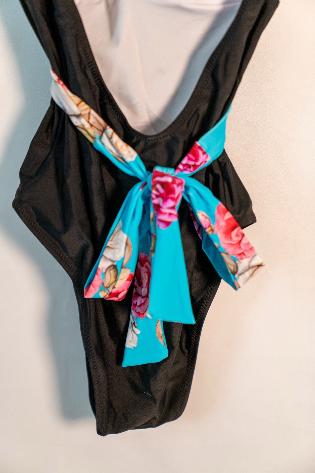 Cupshe Floral Halter One Piece Swimsuit Blue/Black Padded Tie Back Size M