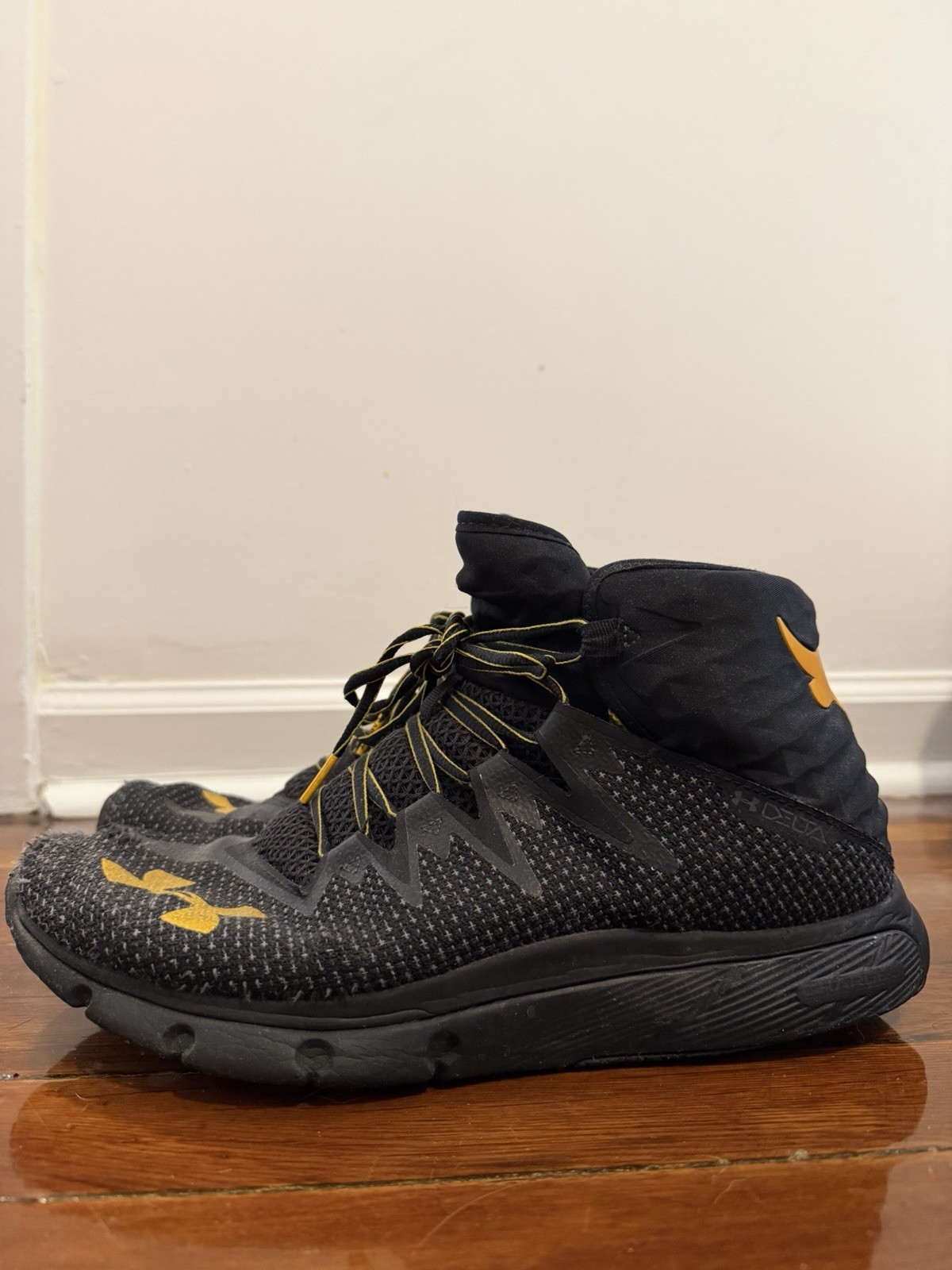 Under Armour Men’s Project Rock Delta Size 10.5 US Black