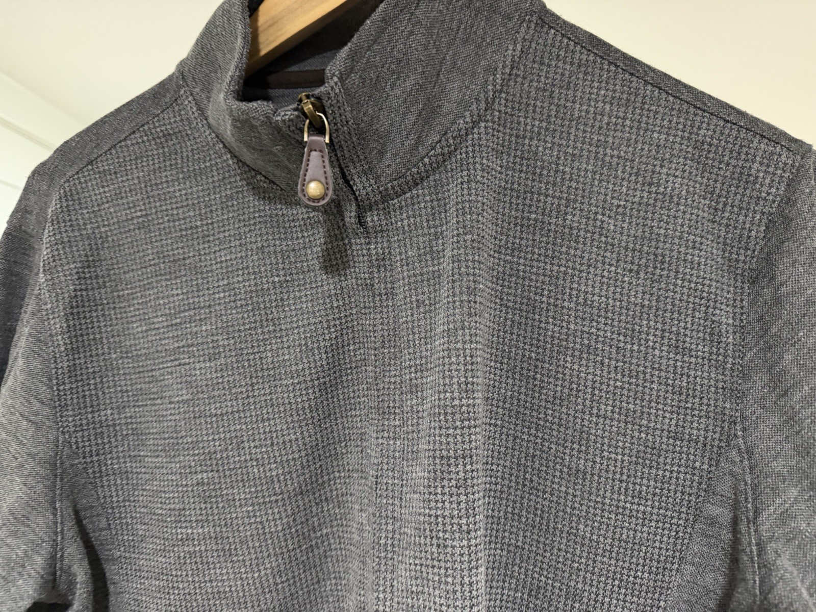 Johnston and Murphy Men’s Zip Up Sweater Gray Medium
