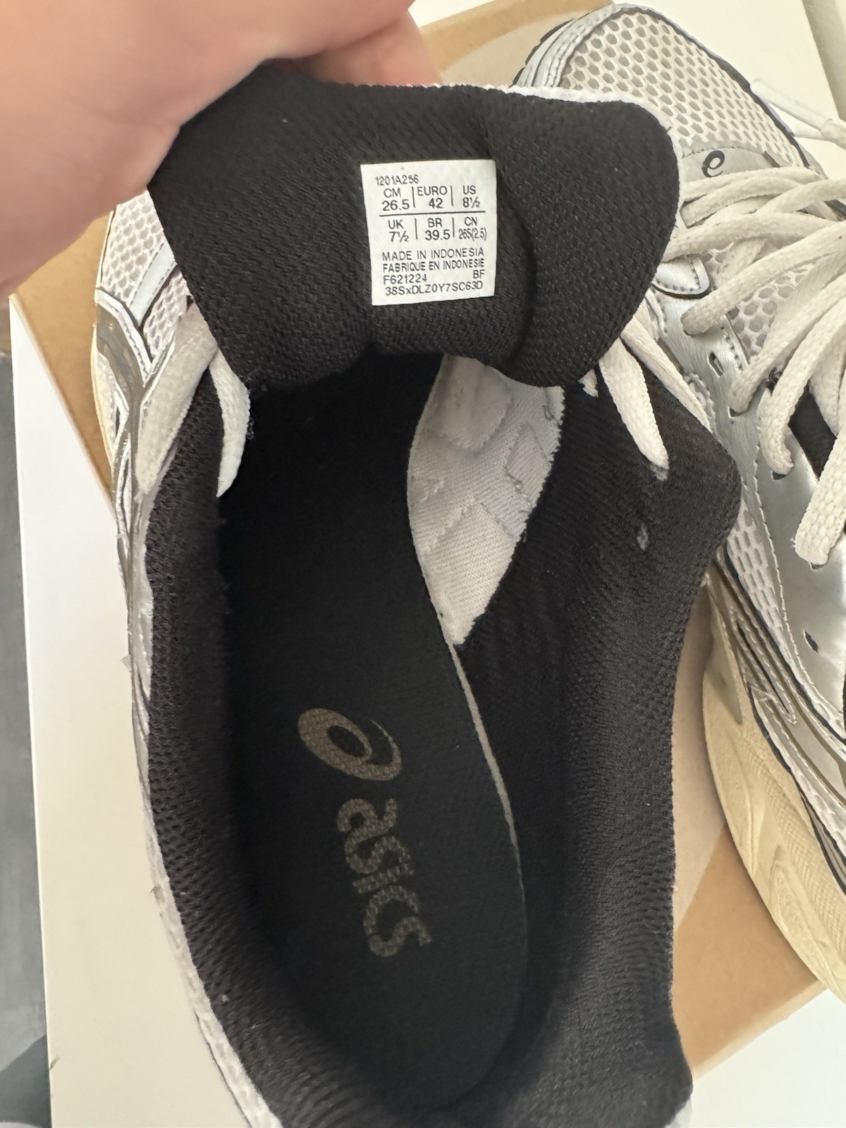 ASICS Gel Size 8.5 With Box