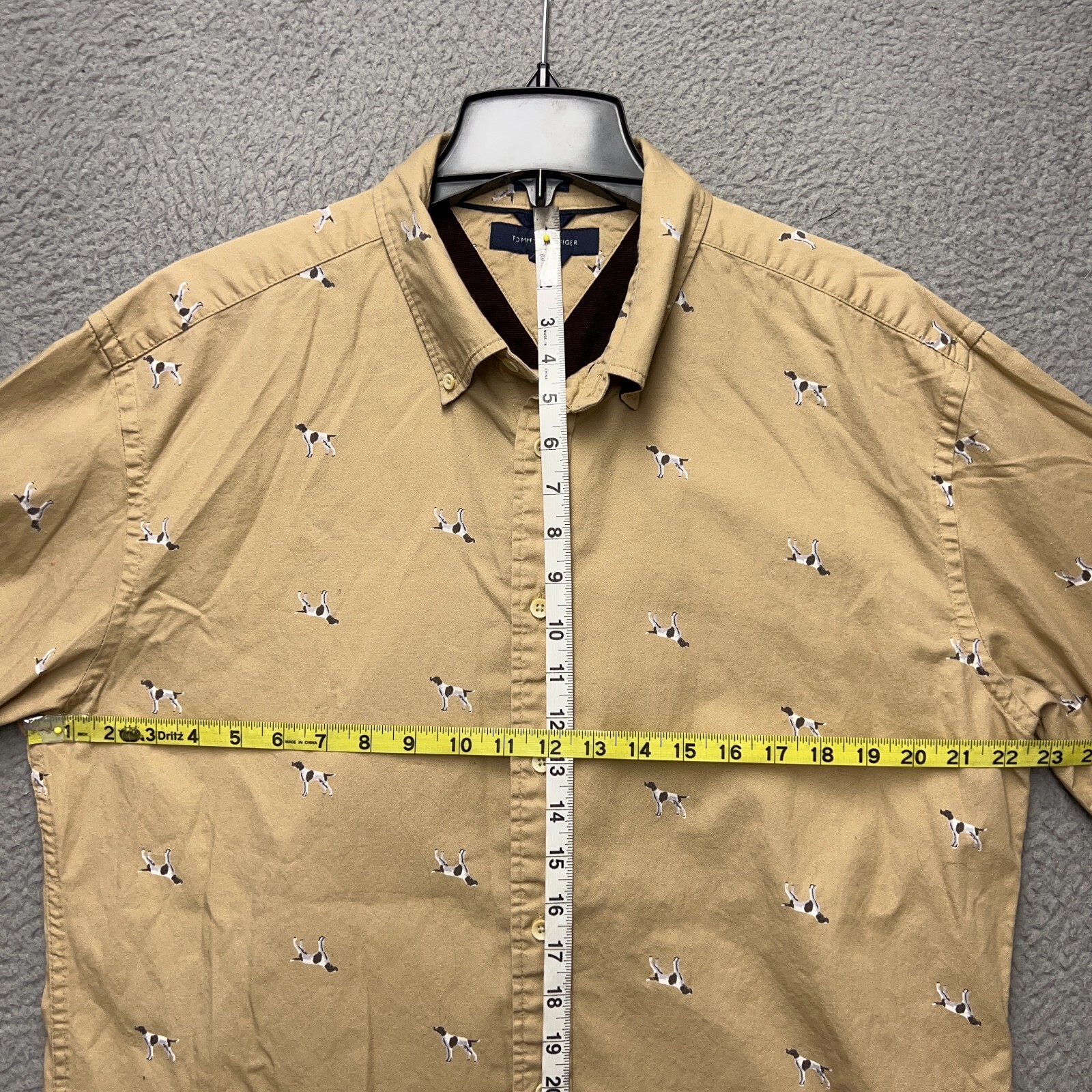 Tommy Hilfiger Shirt Mens XL Brown All Over Dog Print Slim Corduroy Flip Collar