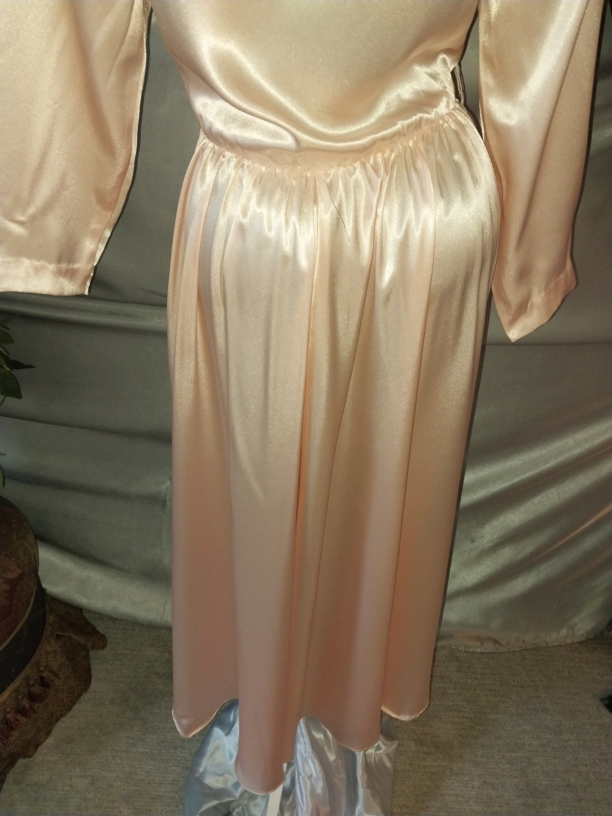 Vtg SATIN IMPORTED PEACH PINK COWL CASCADE 350″ GRAND SWEEP FLARE MAXI DRESS L42