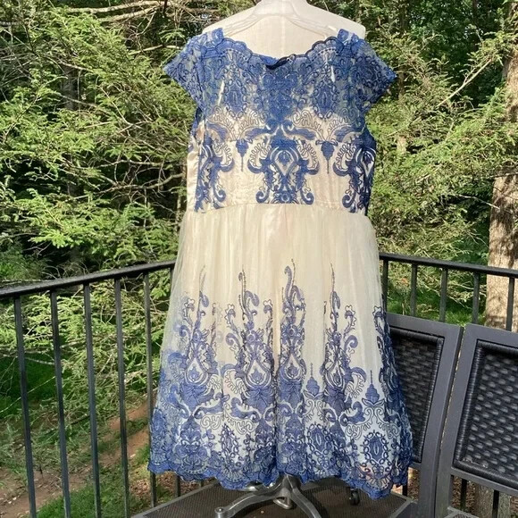 NWT Chi Chi London ivory tulle and navy lace over the tulle Kelsey dress sz. 18