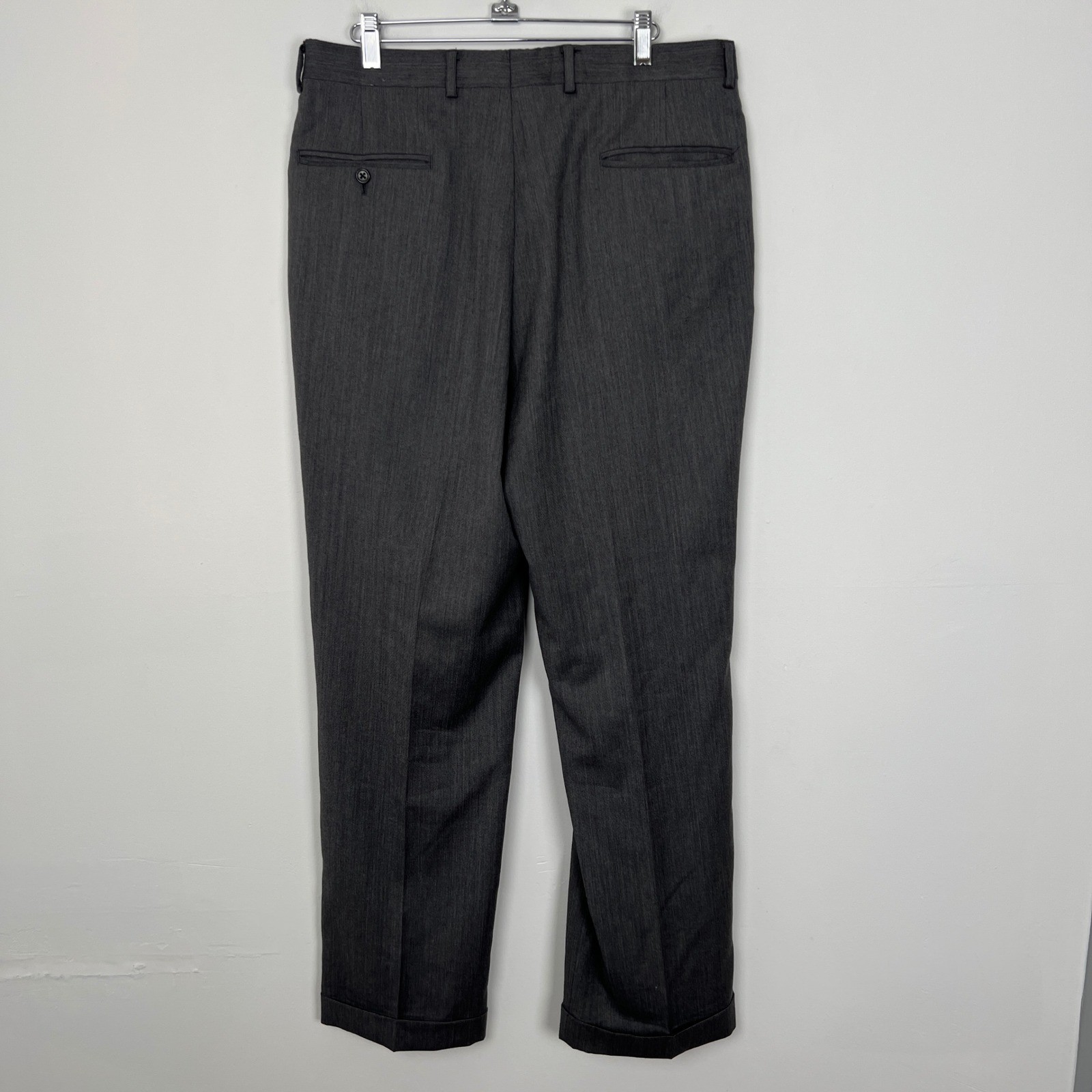 Jos A Bank Mens Charcoal Gray Herringbone Suit 2 Piece 2 Button Jacket Pants L40