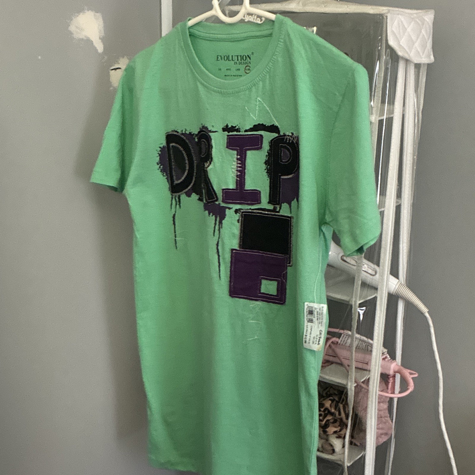 NWT Evolution In Design kids Green DRIP Graphic Crewneck Tee Size XL (18-20)