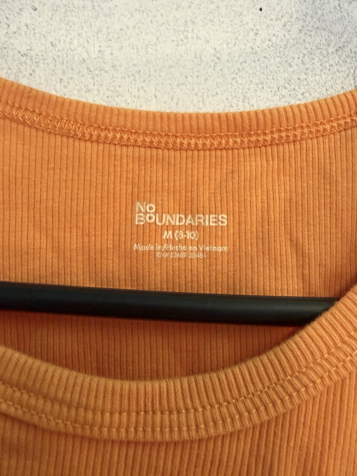 No Boundaries Women’s Orange Solid Scoop Neck Sleeveless Knit Tank Top, M