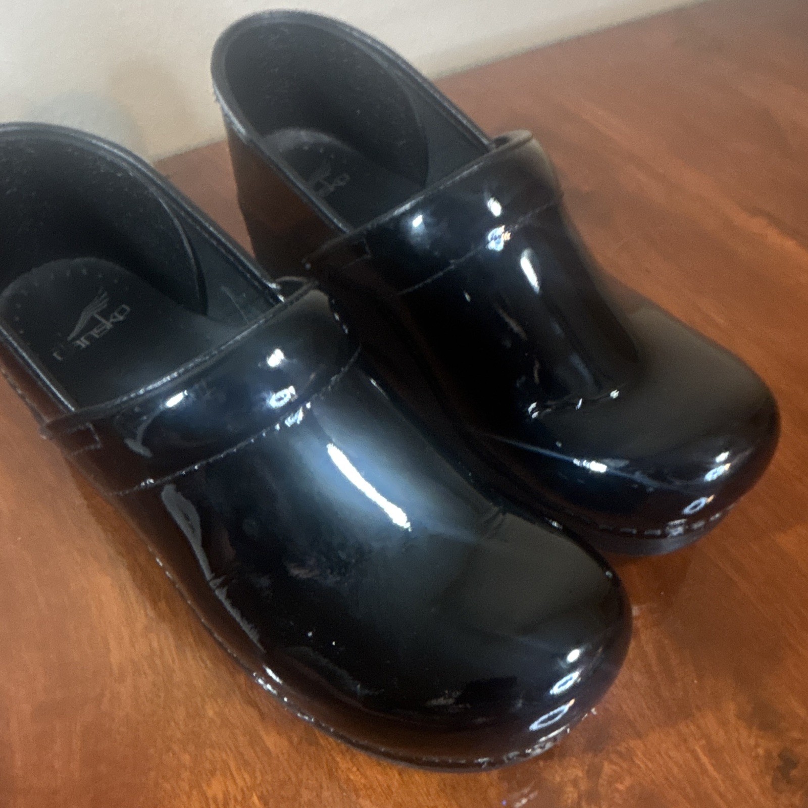 Dansko Professional Black Patent Leather Slip-On Comfort Clogs Women EU 40 US 10