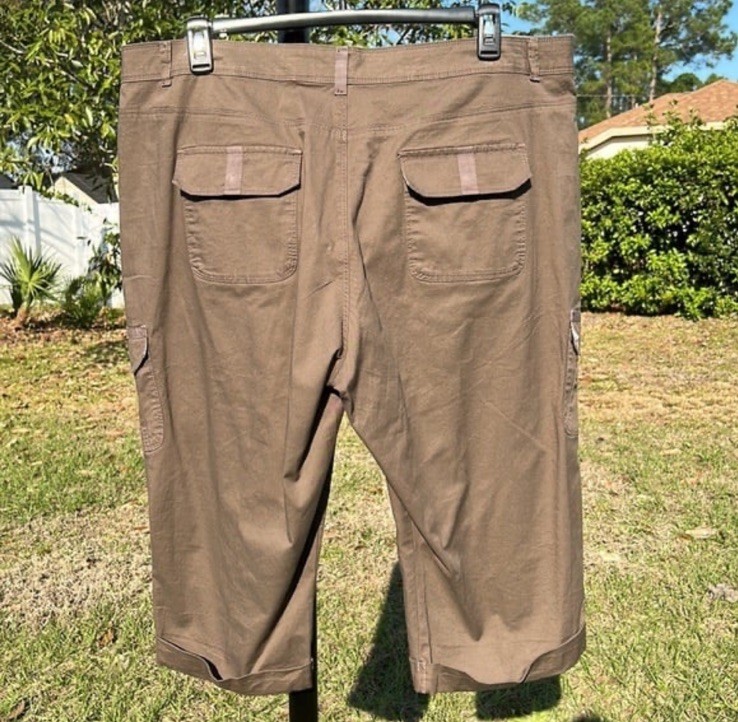 NWT Gloria Vanderbilt capri pants Plus size 20W Brown Pockets
