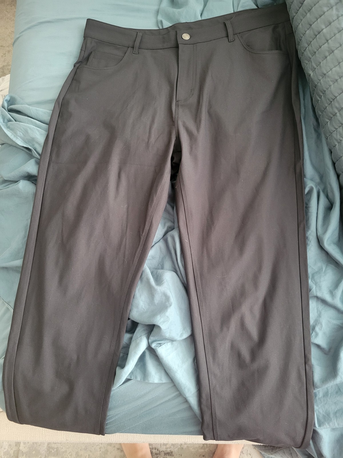NWT Black Fabletics Men 36/32 slim The Don 5-Pocket Pant…Fits like 34 waist