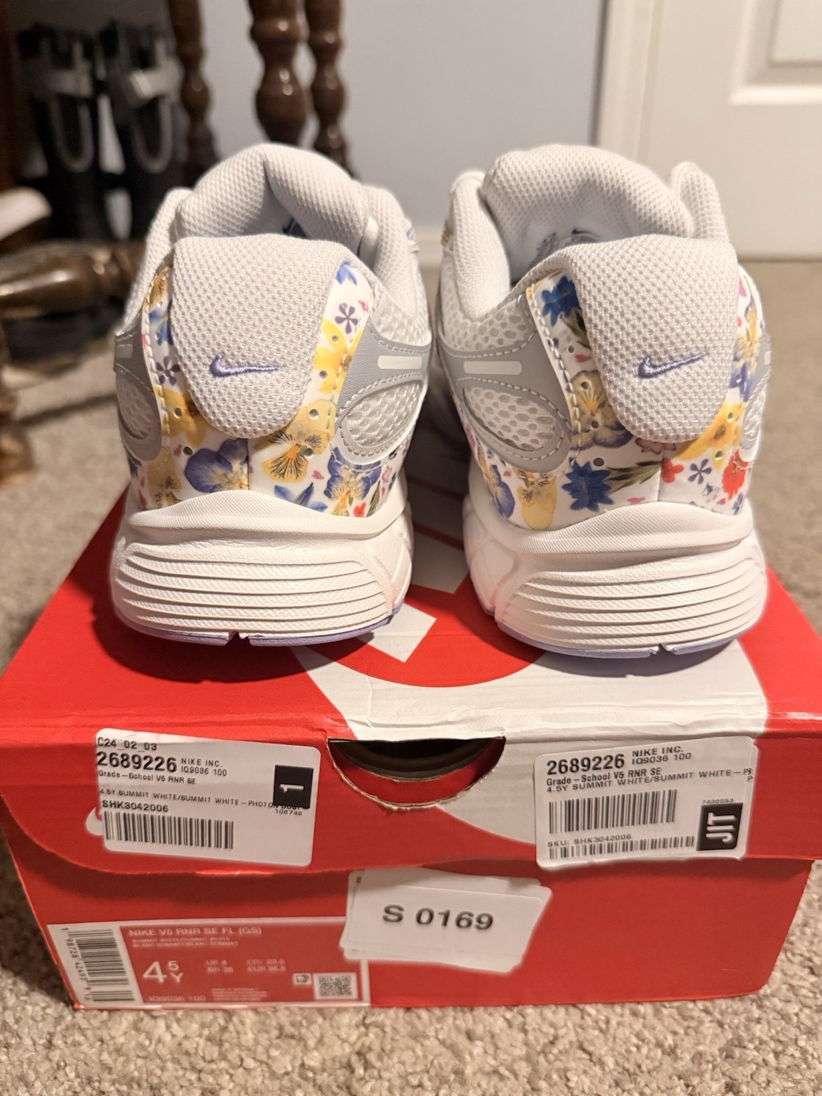 Nike V5 RNR SE FL (GS) Unisex Kids Mesh Low Top Sneakers Floral 4.5Y IQ9036