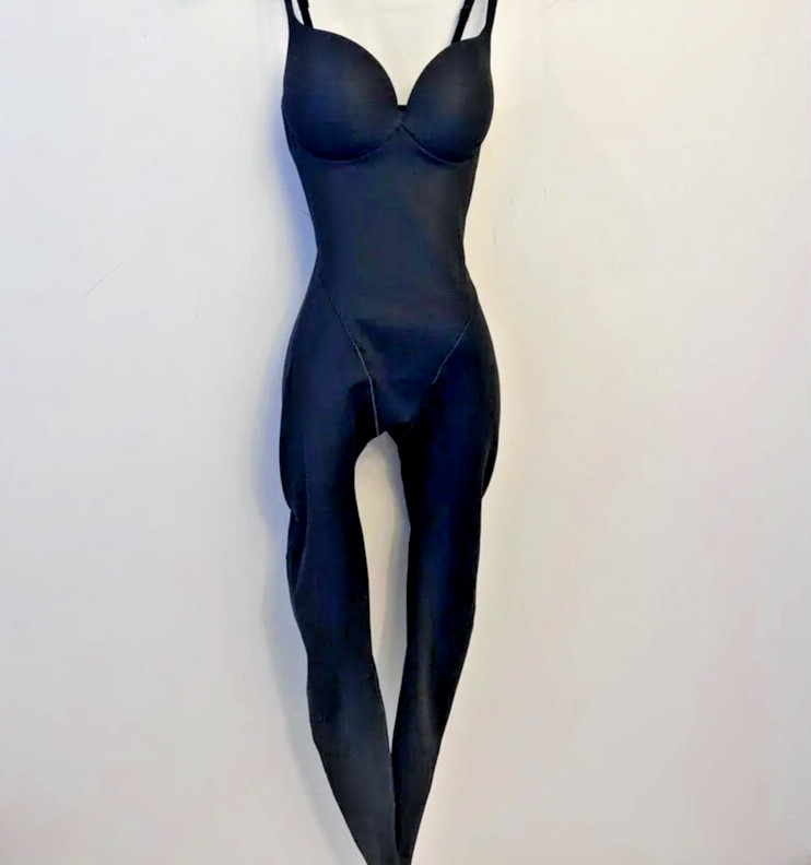 SKIMS ULTIMATE BODY BUTT AND HIP ENHANCING PLUNGE CATSUIT w/ TAGS ONYX L Disc,,,