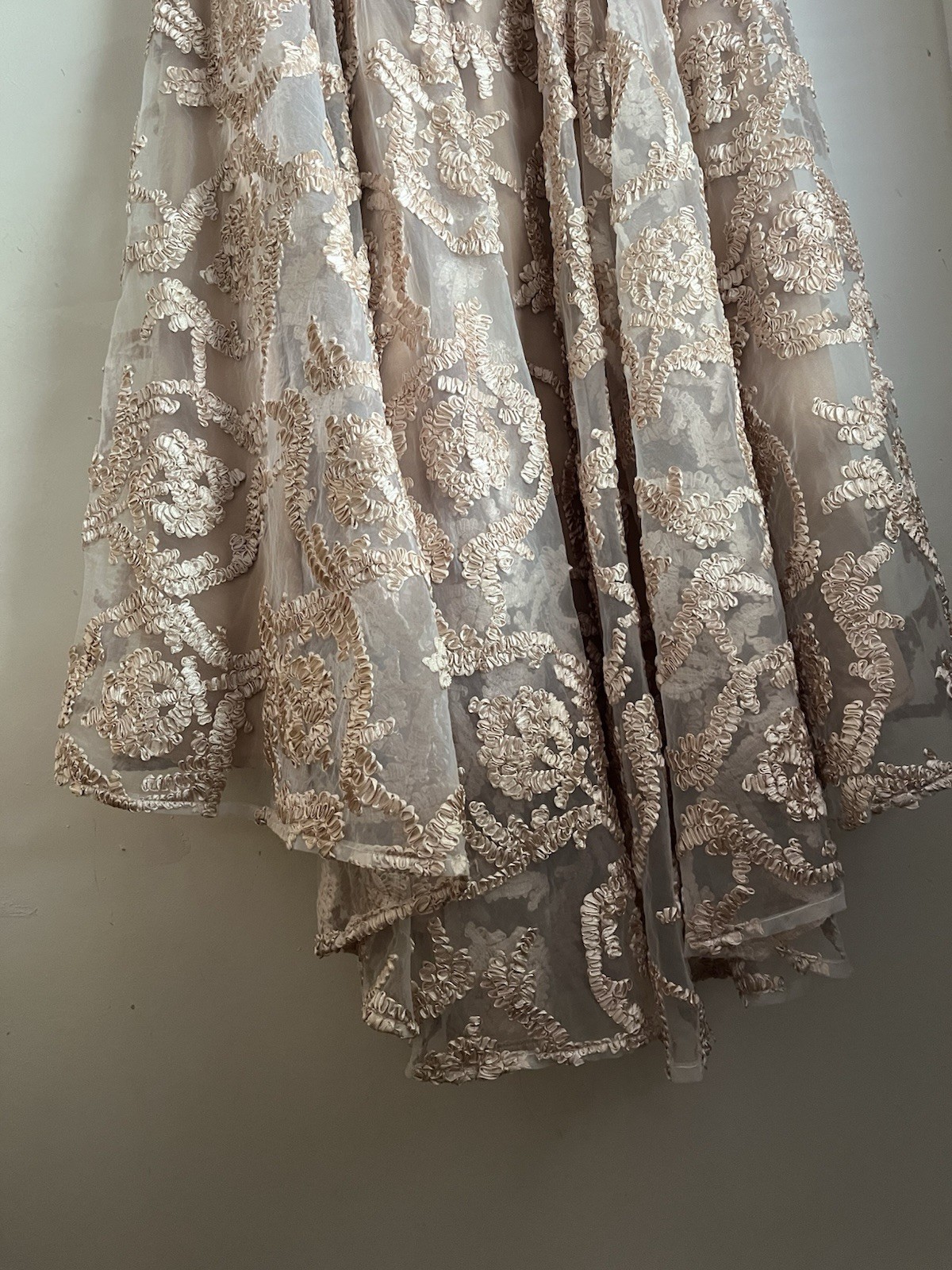 Dainty Jewells Clothier Beige Embroidered Lace Floral A-Line Midi Dress M
