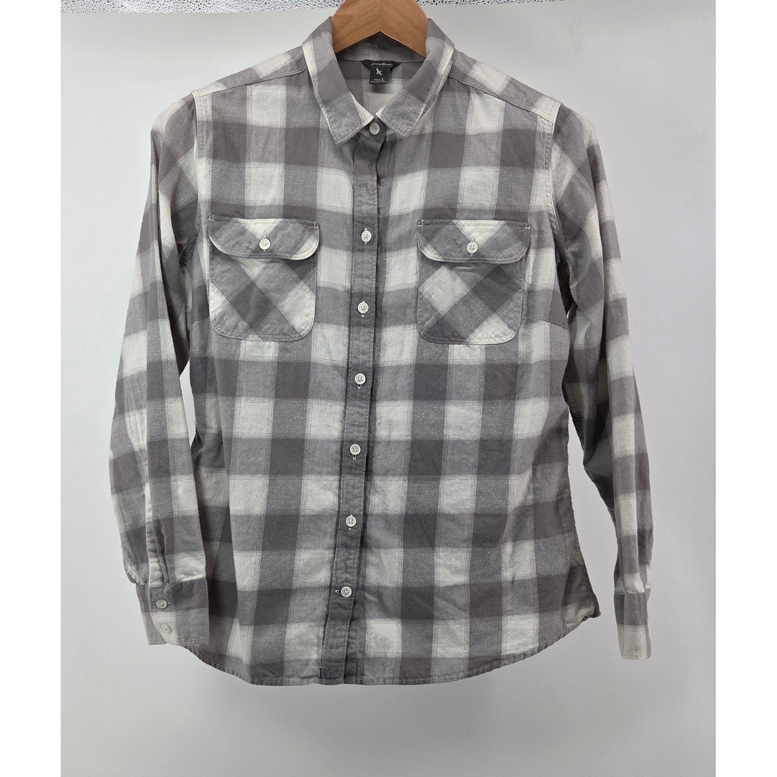 Eddie Bauer Women’s Large Plaid Long Sleeve Button Down Shirt Grey White Outdoor