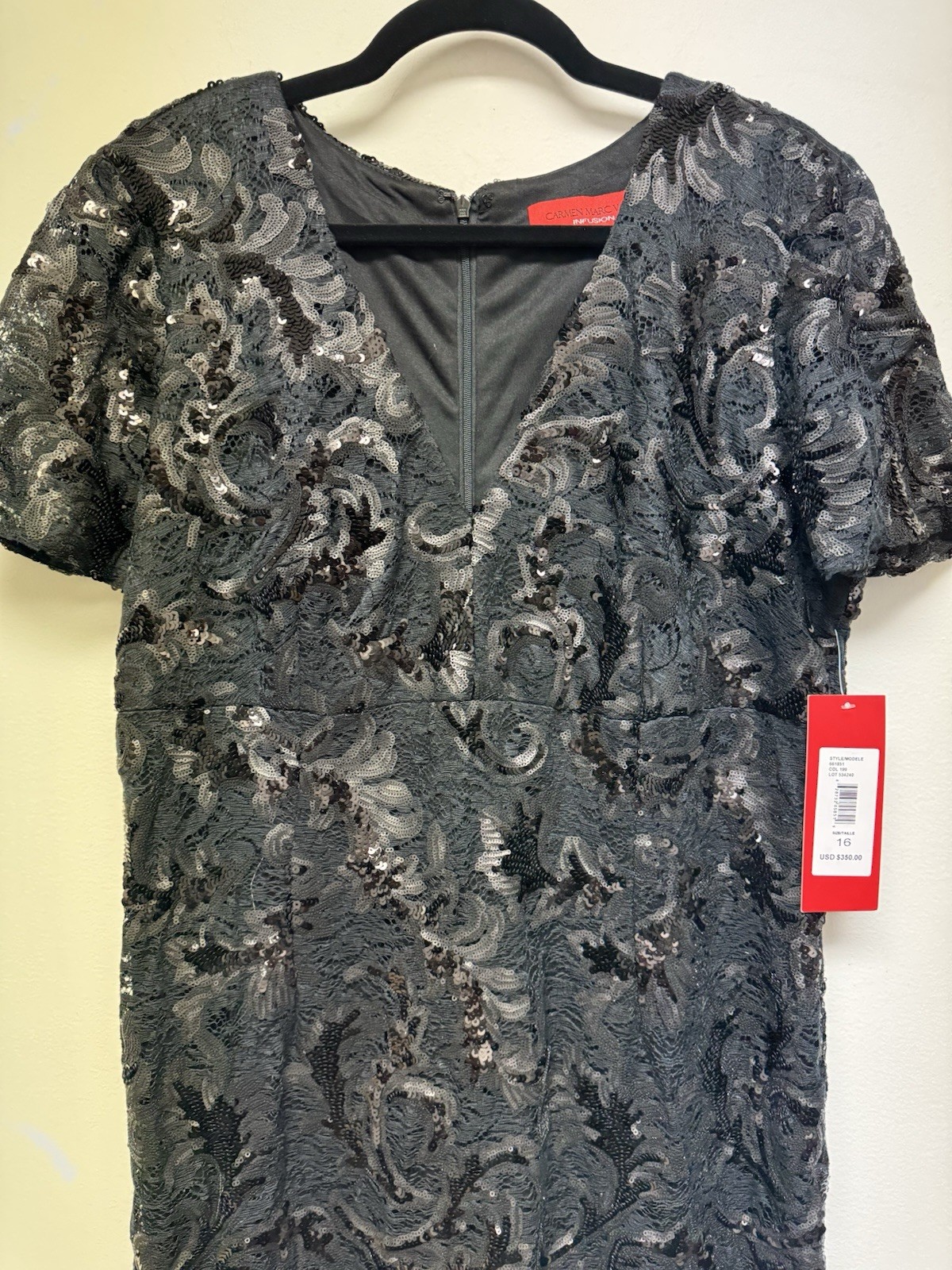 Carmen Marc Valvo Black Sequin Lace Sheath V-Neck Short Sleeve Sz 16 NWT
