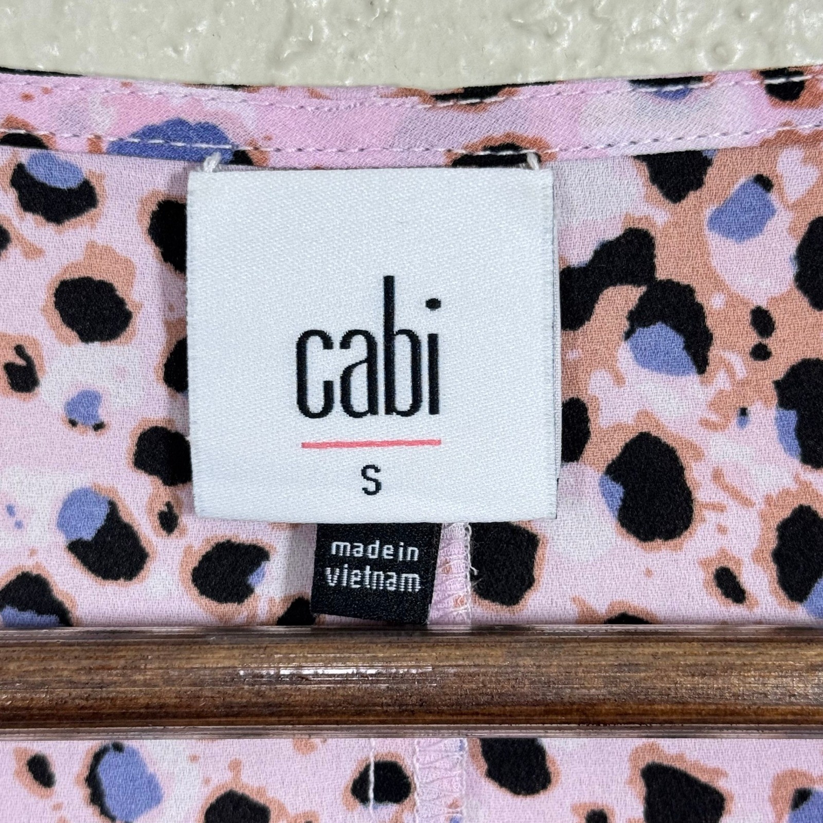 Cabi 5980 Blouse Top Small Pink Leopard Animal Print Ruched Tie Chiffon Career