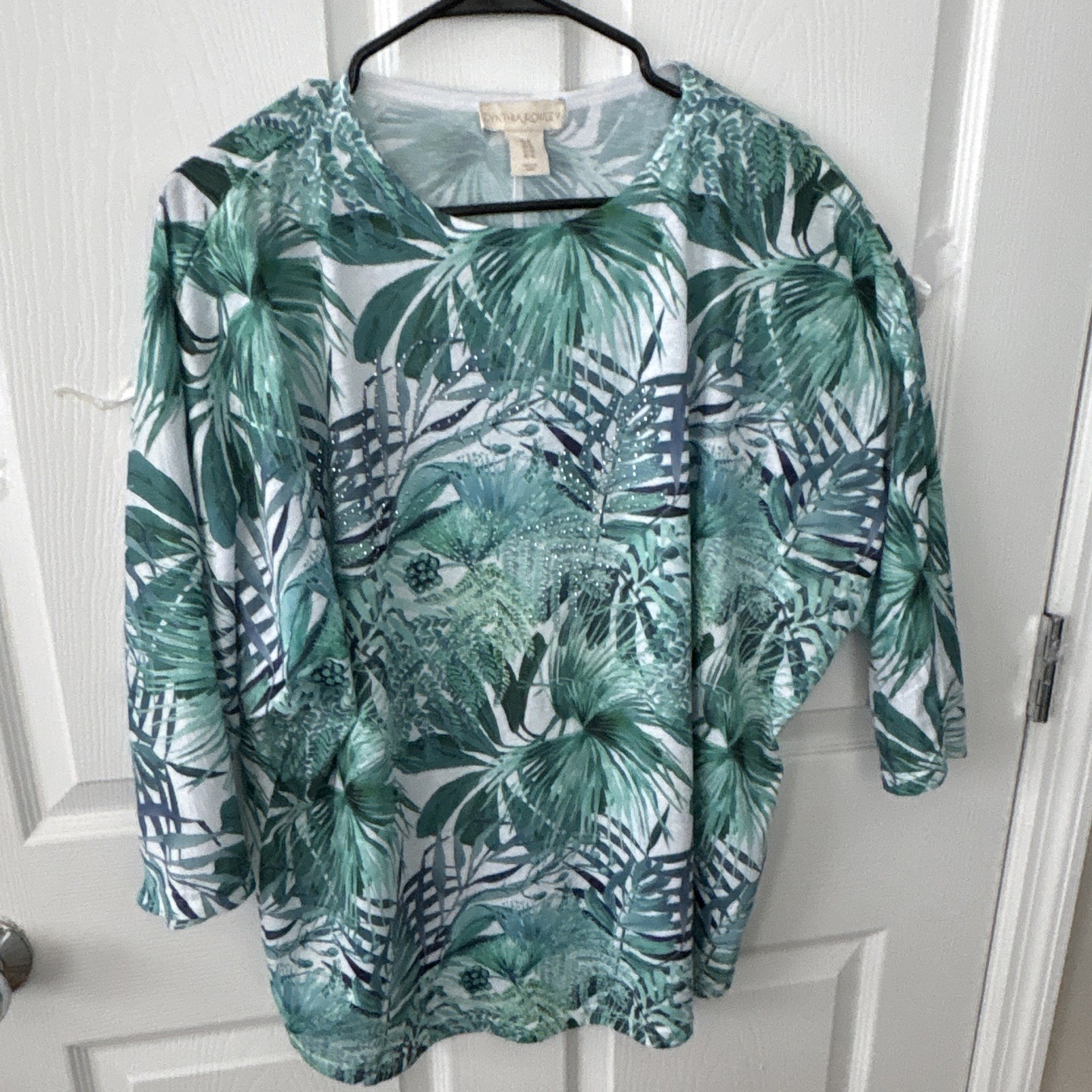 Cynthia Rowley Women’s 1X Tropical Floral Round Neck 3/4 Sleeve Rhinestone Top