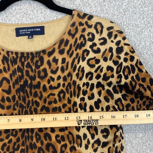 Jones New York leopard print sweater M classic Animalia print neutral basics