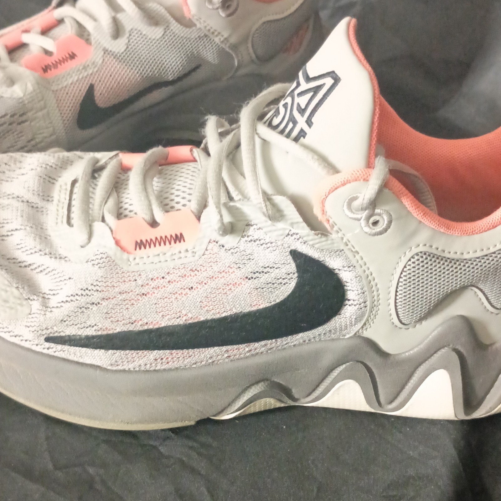 Nike Giannis Immortality 2 DM0825-003 Gray Coral Basketball Shoes US Sz8.5
