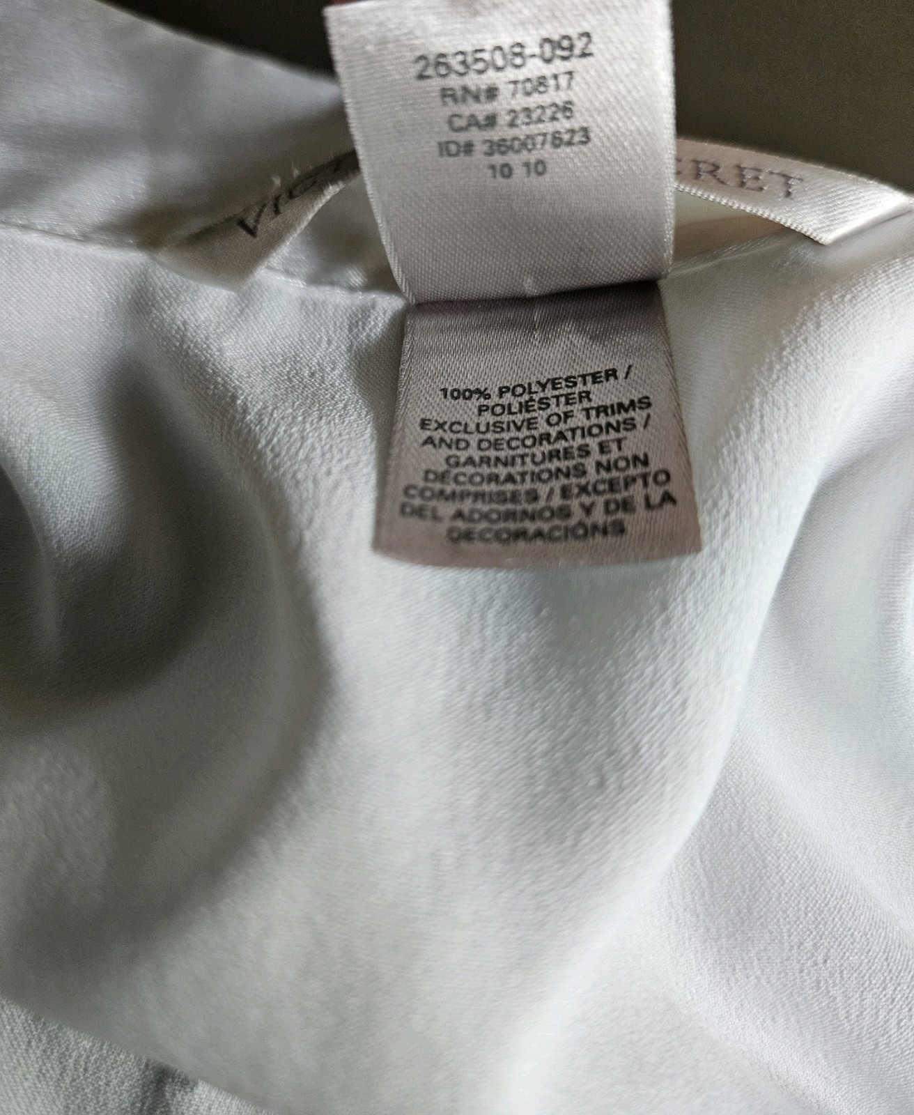 Victoria’s Secret Bombshell White Rhinestone Bling Robe 2010 Size XS/S