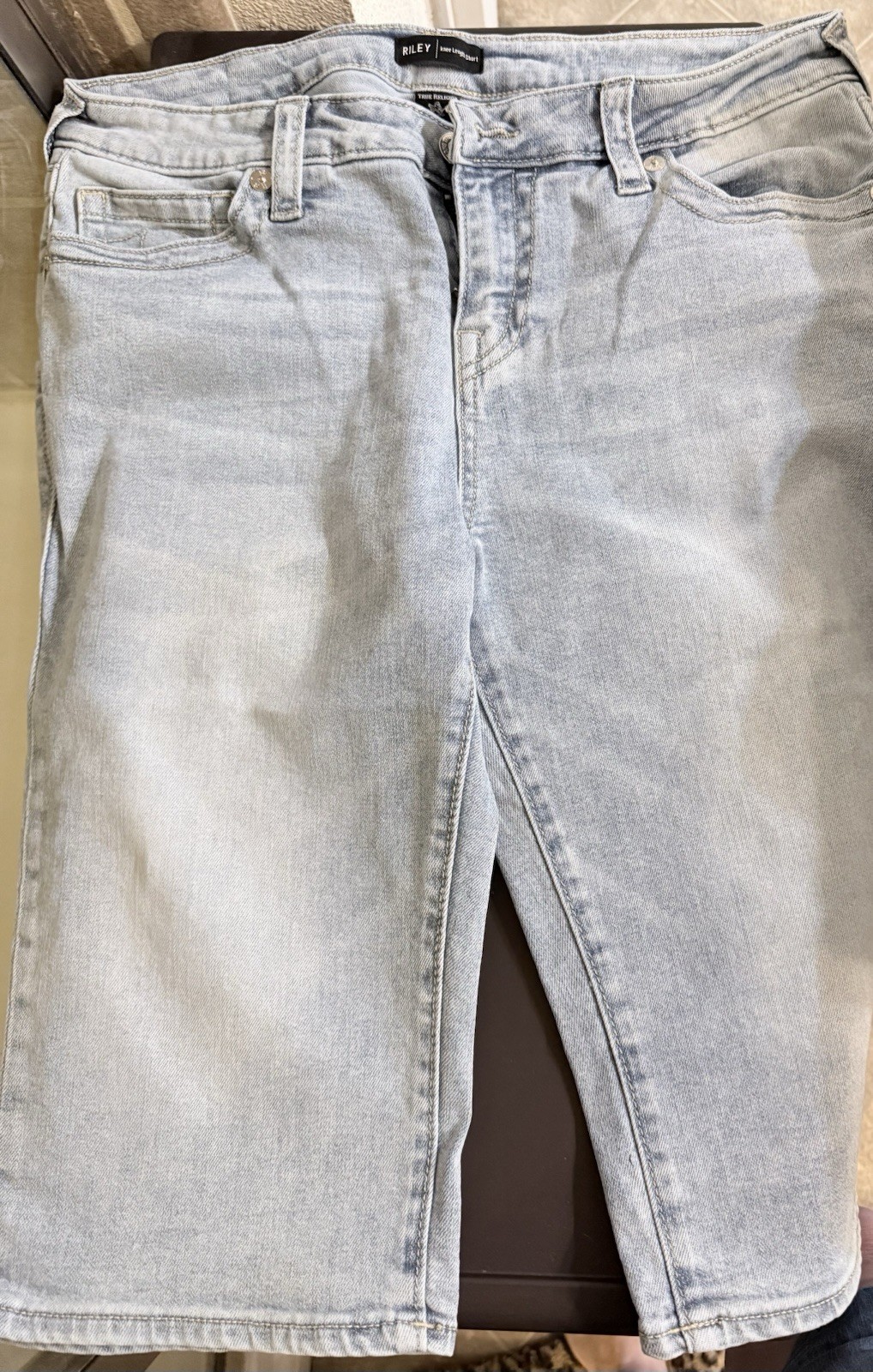 Women’s Authentic True Religion Riley Light Blue Jean Knee Length Shorts, Size32