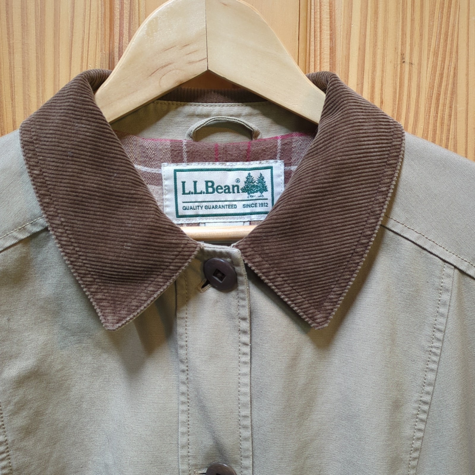 LL Bean Women Adirondack Barn Coat Size M Regular Khaki Corduroy Collar Flannel
