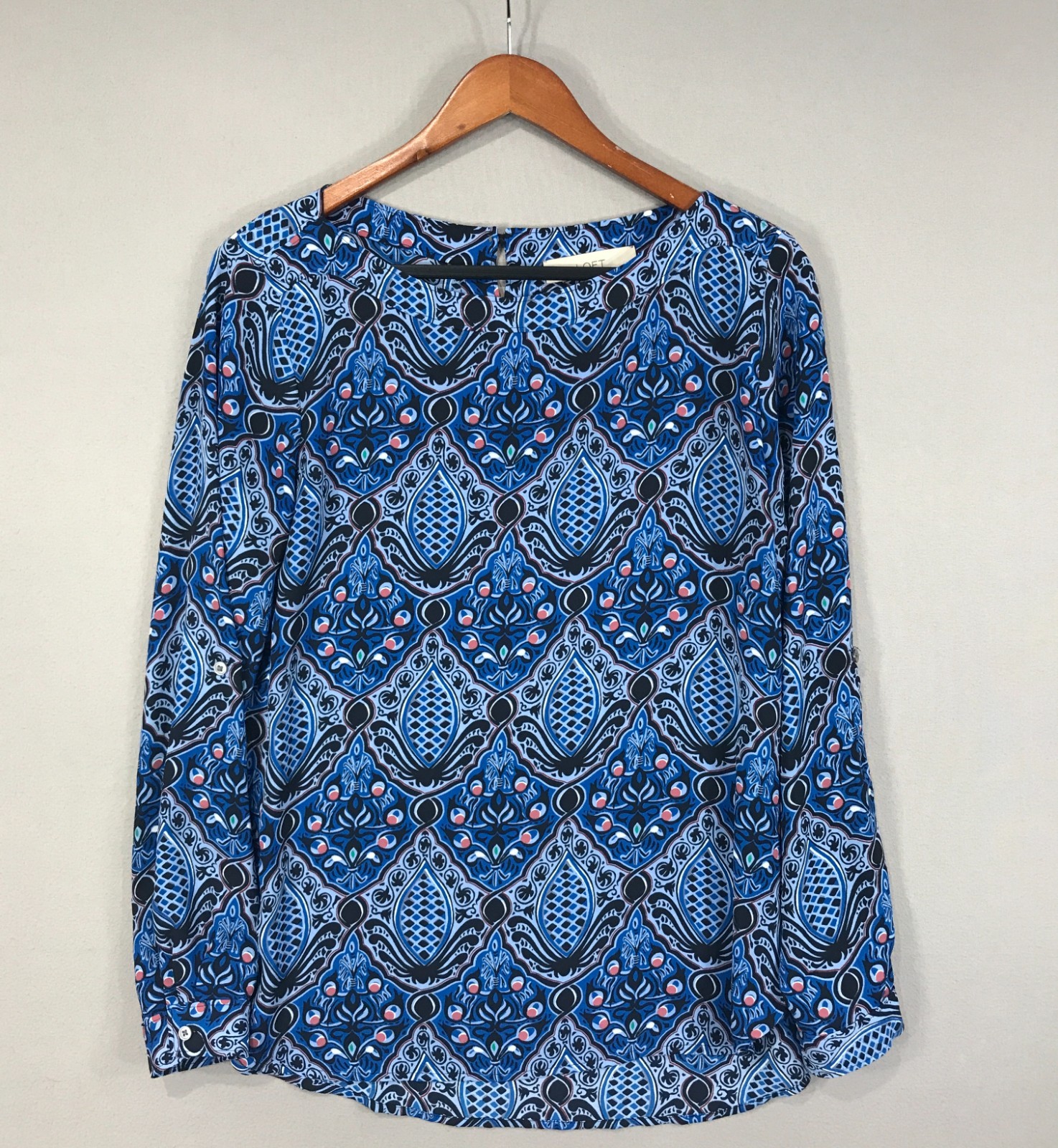 LOFT Top Women’s Small Blue Geometric Pullover Blouse Boat Neck Keyhole Roll Tab