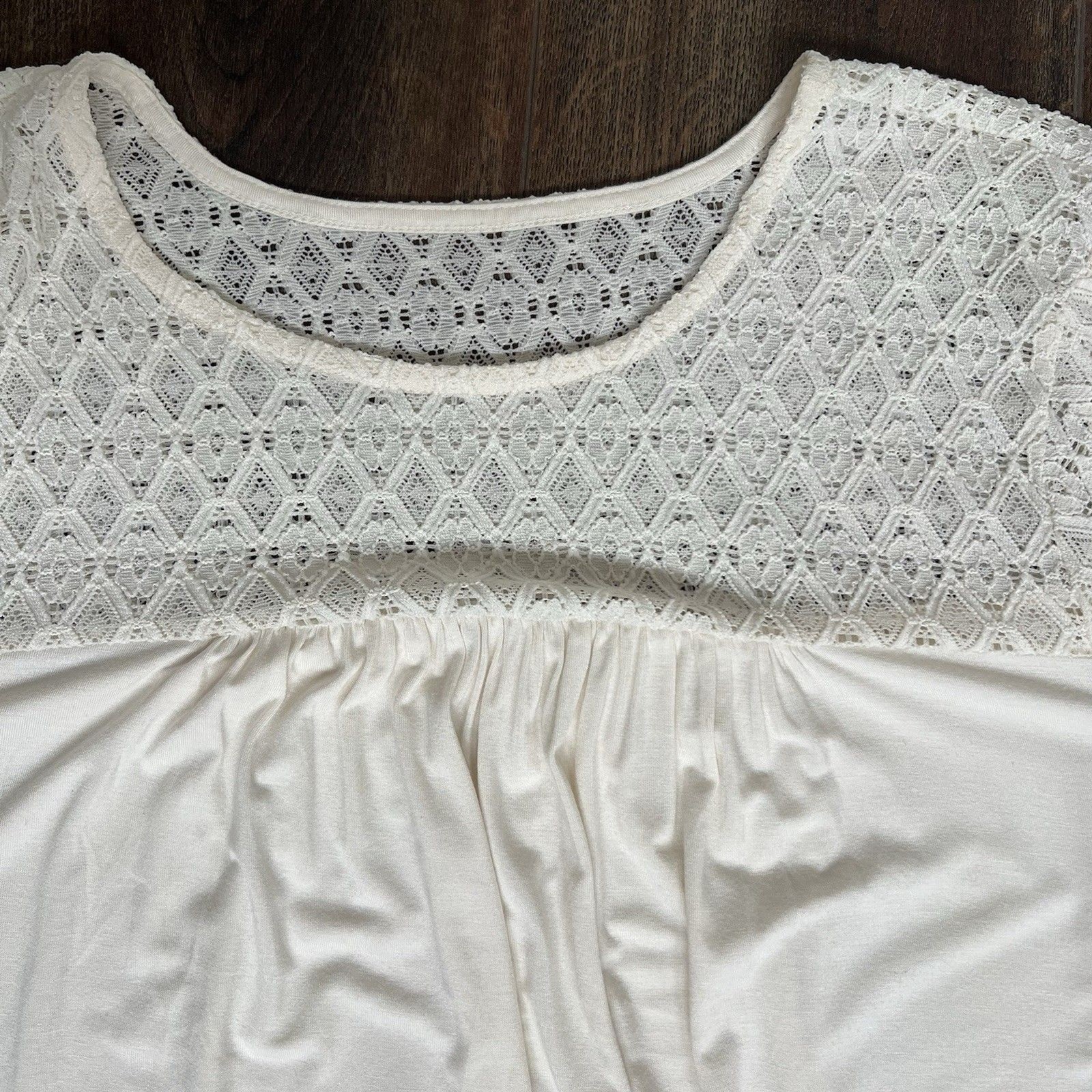 Torrid Cream Super Soft Stretch Blouse Size 6 Lace Sleeves Top T-shirt NWT Shirt