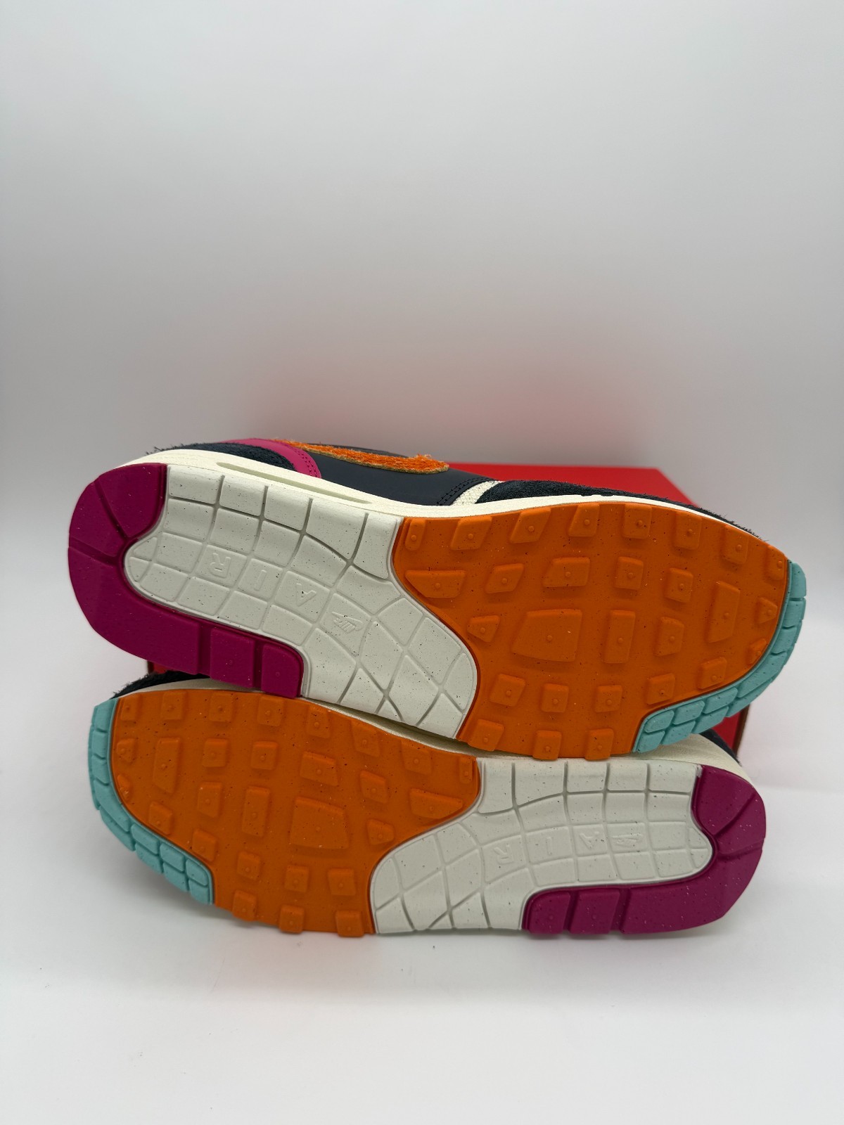 Nike Air Max 1 San Diego Padres City Connect MLB IQ2847-400 Size 11, 11.5, 12,13