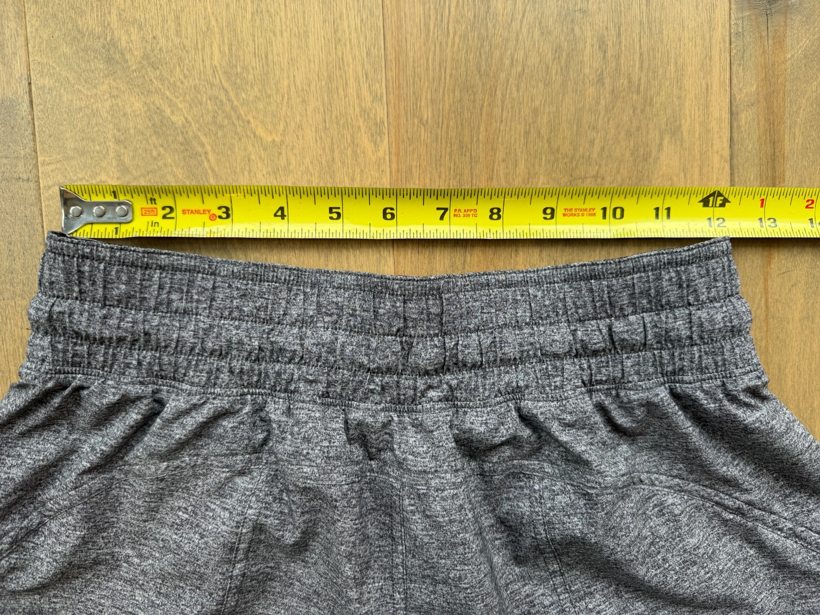 Lululemon Choose A Side Shorts 3” Reversible Black Heather Gray Women’s Size 4