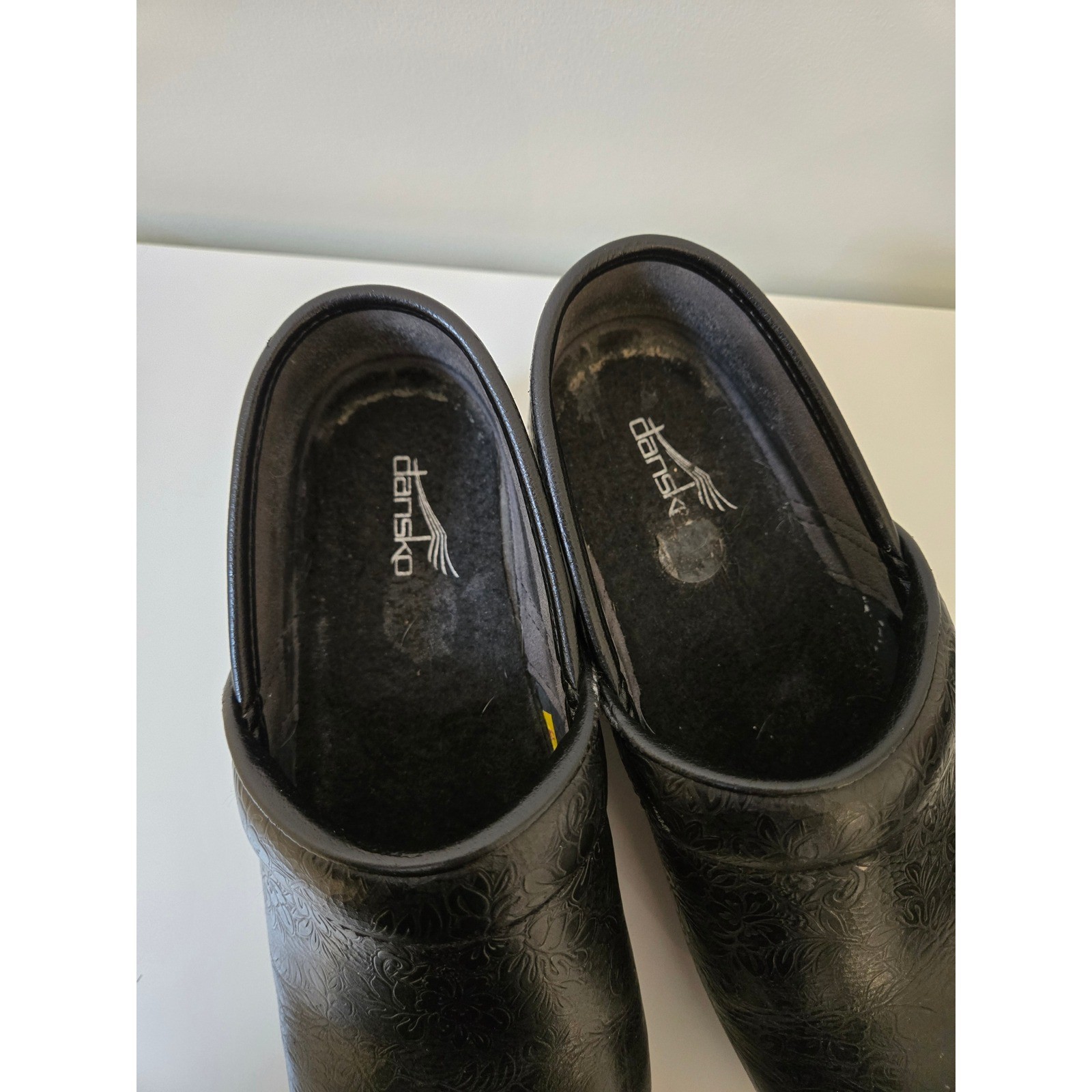 Dansko Professional Clogs Women’s 36 Black Floral Embossed Nursing Comfort Shoes