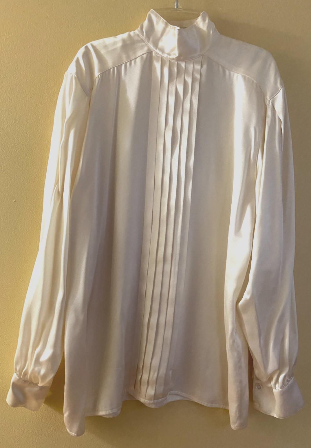 ESCADA VINTAGE SILK BLOUSE IN CREAM PLEATED FRONT HIGH COLLAR 38 12 WEST GERMANY