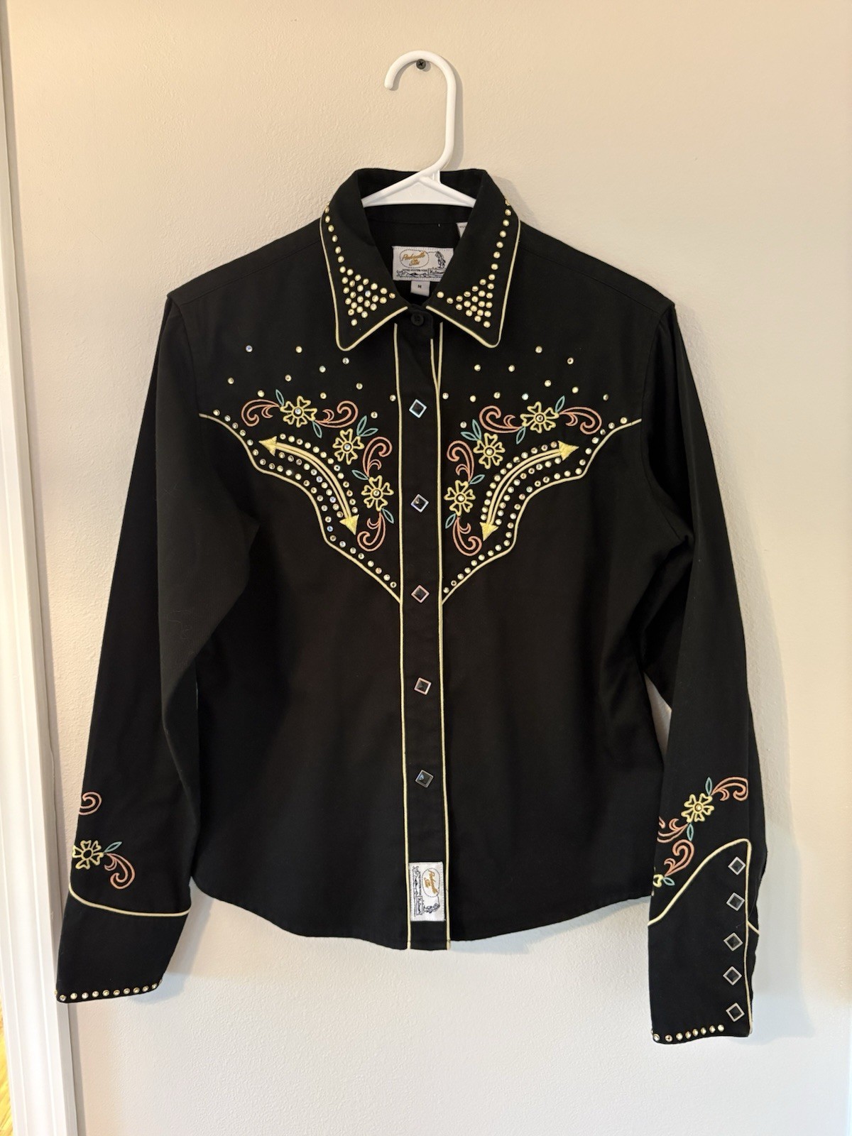 Panhandle Slim Women’s M Black Western Shirt Floral Embroidered Pearl Snap