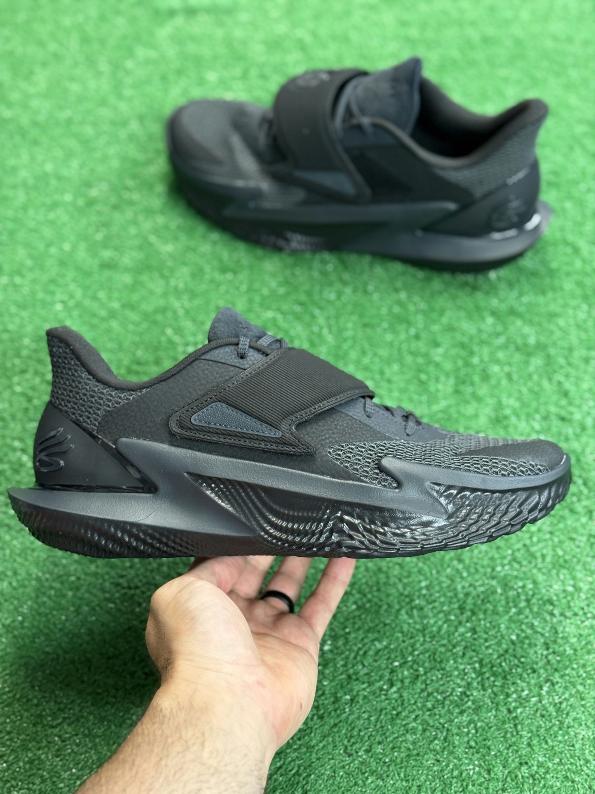 Under Armour Curry Fox 2 Triple Black Mens Basketball 6006302-001 NEW Sz 12
