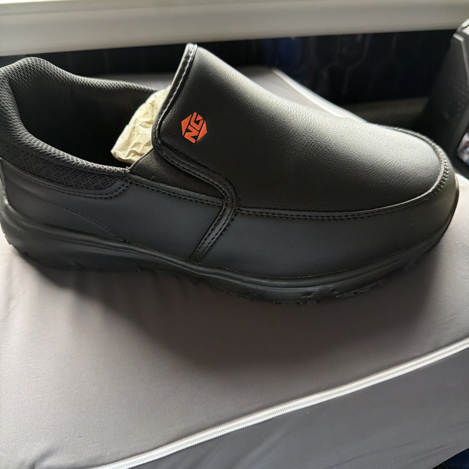 HISEA Women’s Non-Slip Shoes Black Size 9 New