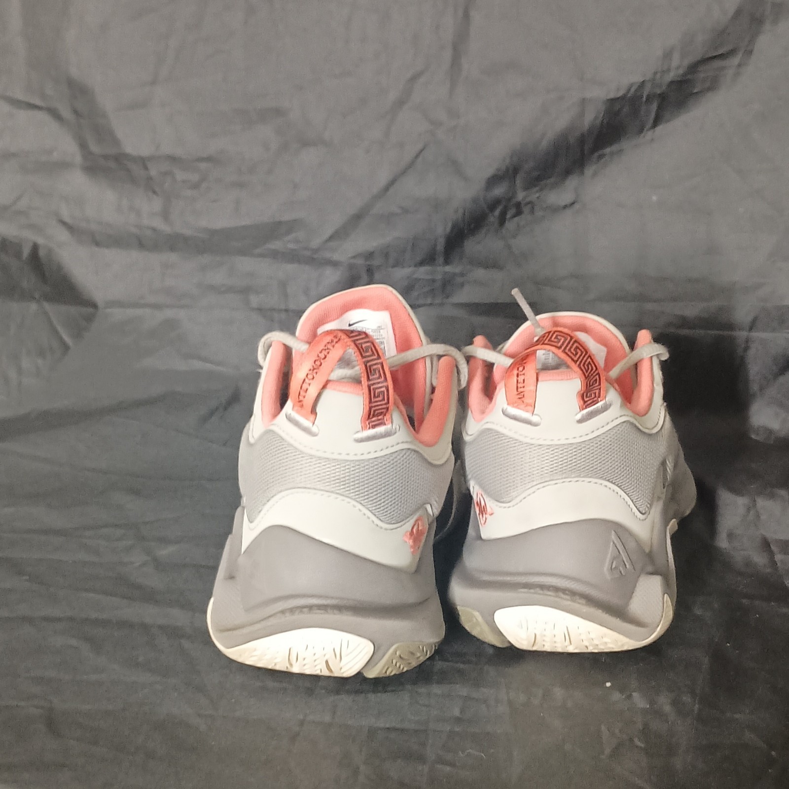 Nike Giannis Immortality 2 DM0825-003 Gray Coral Basketball Shoes US Sz8.5