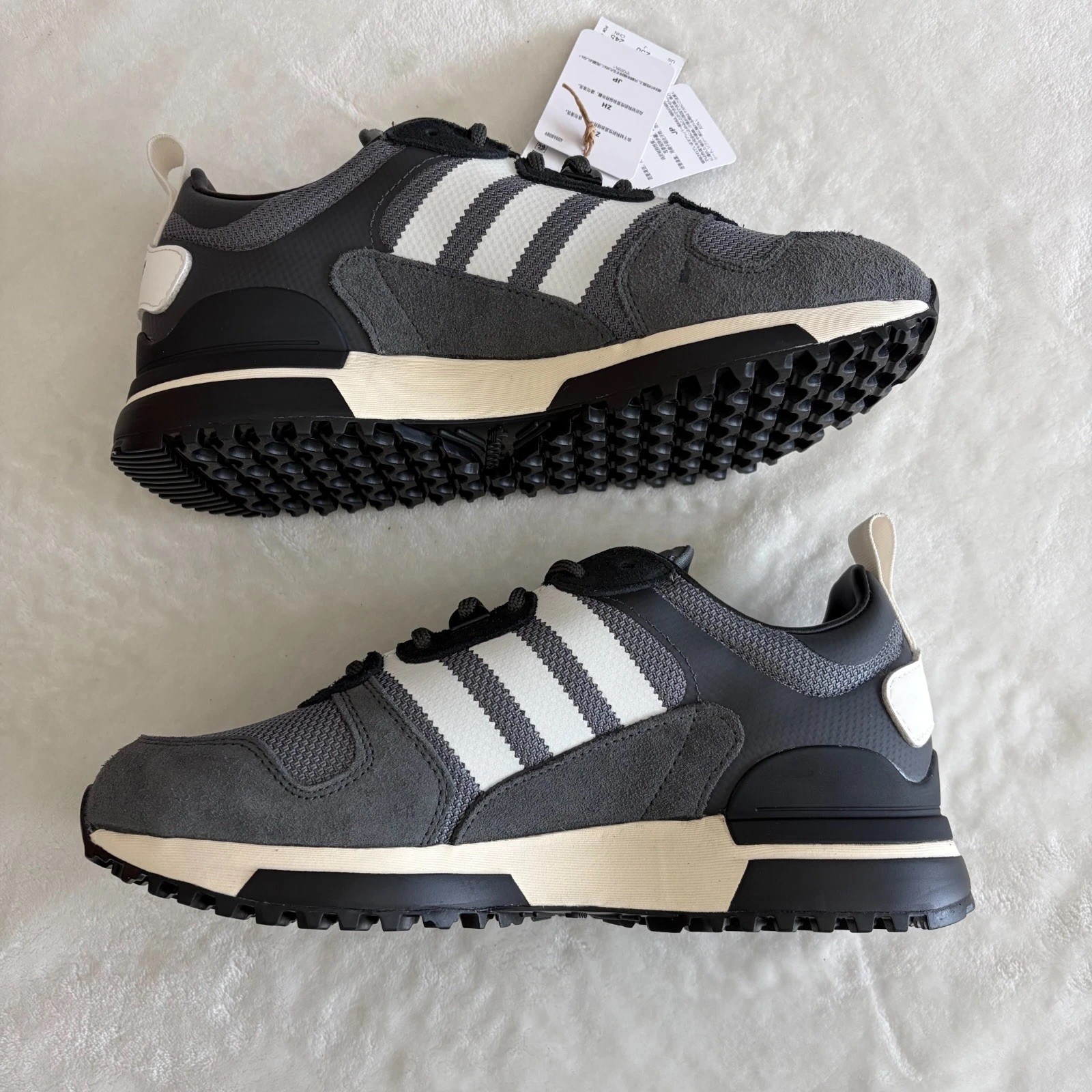 Adidas Original ZX 700 HD Men’s Running Shoe Athletic Sneaker Gray h01851