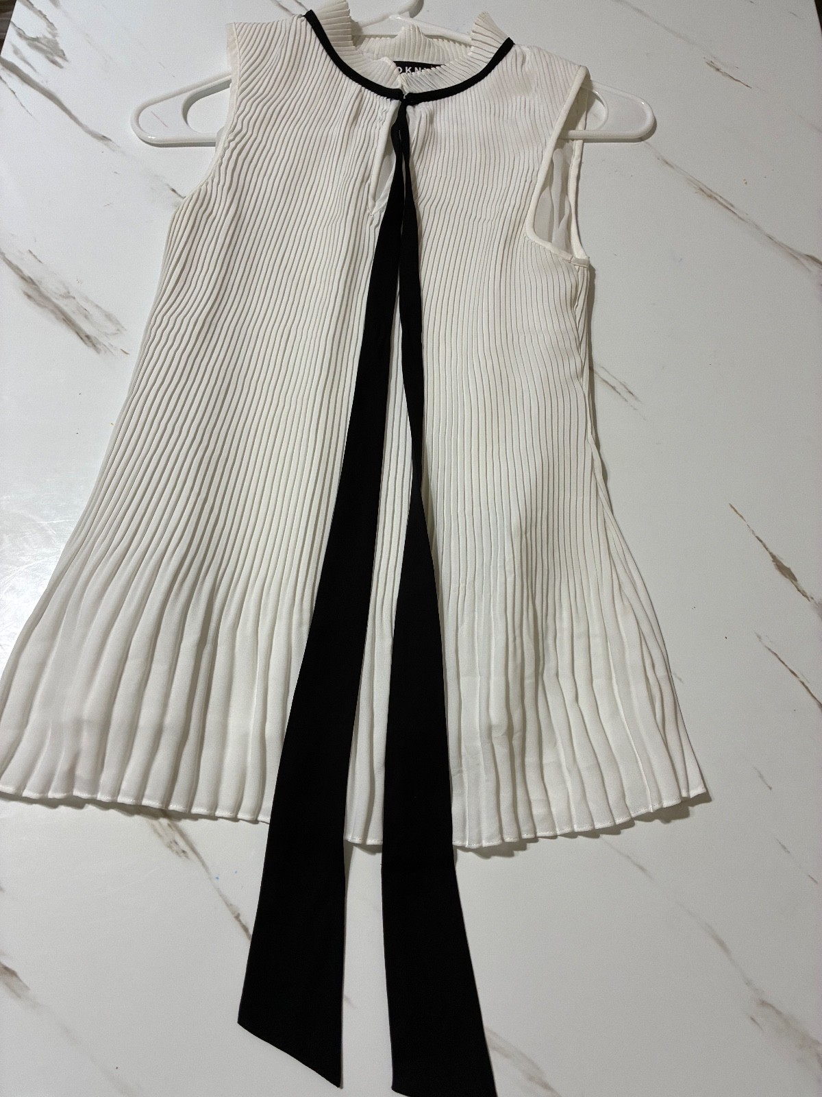 DKNY cute formal white blouse