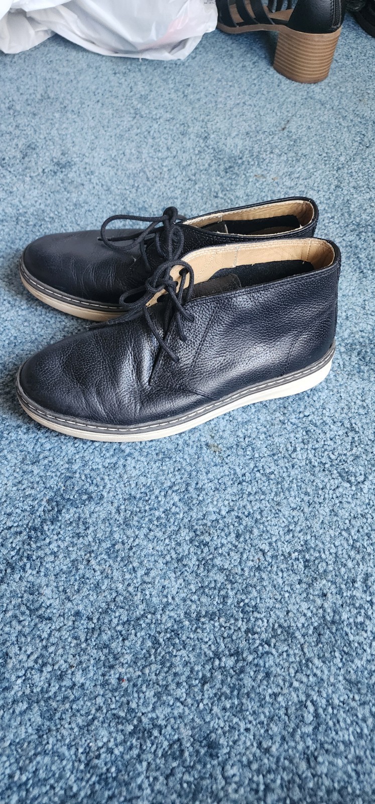 Johnston & Murphy Kid’s Boy Chukka Casual Lace-Up Boot Black