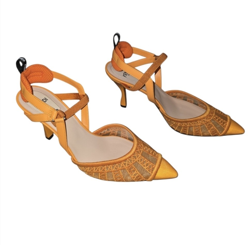 Fendi Colibrì Slingback Pump in a vibrant orange colorway EU 35 US 5