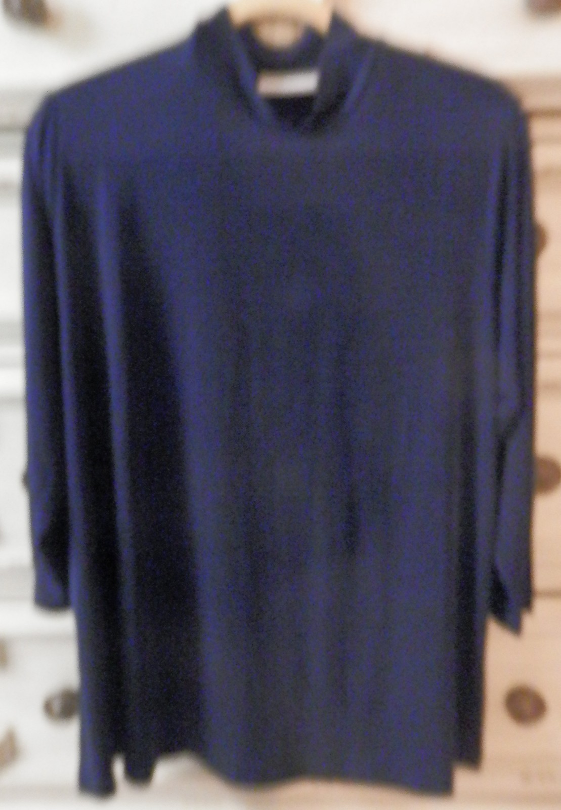 Preowned Susan Graver 1XL Navy Blue Liquid Knit 3/4/S Turtleneck (Gently worn)
