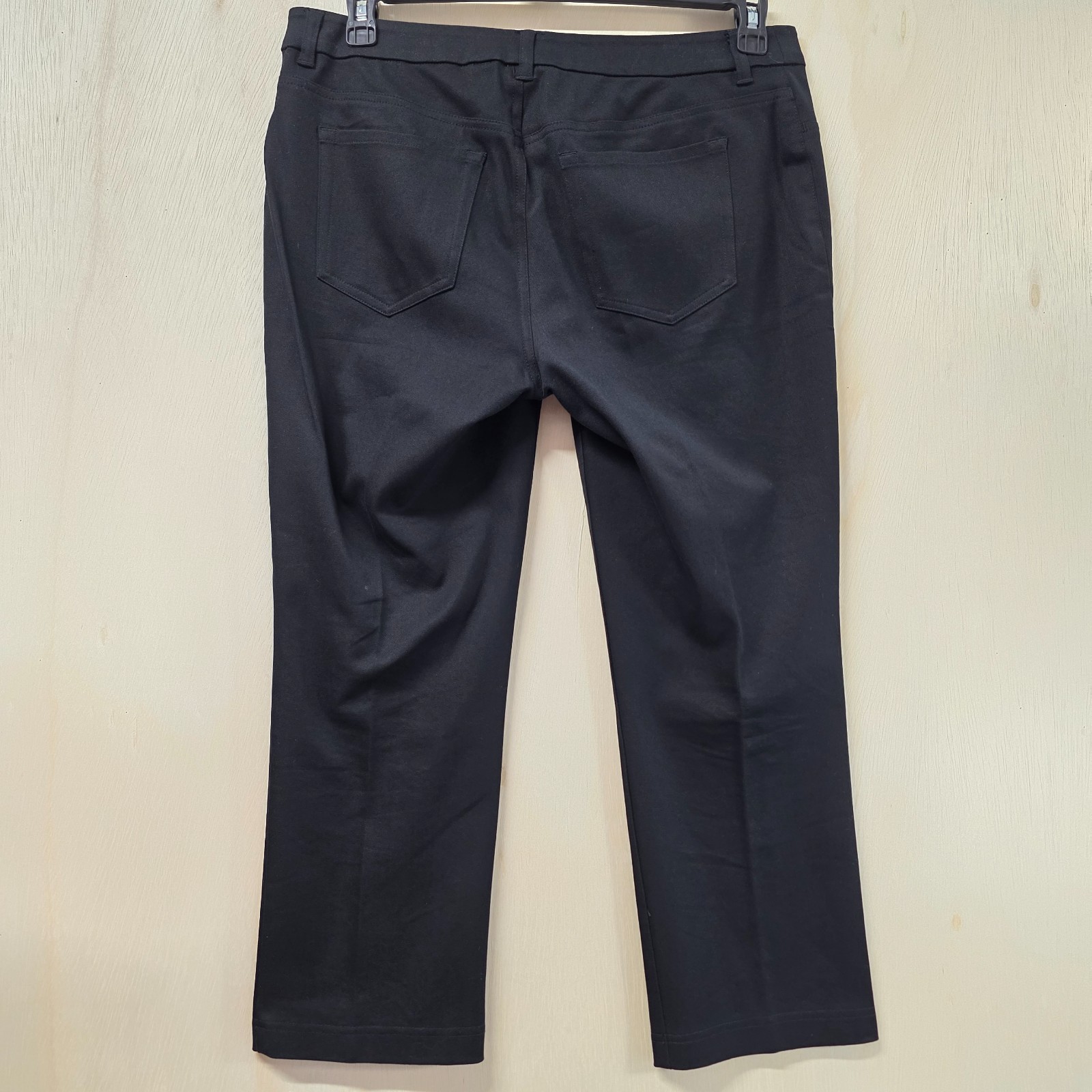 Chico’s Black Stretch Crop Pants Cotton Blend Straight Leg Size 1 US Medium