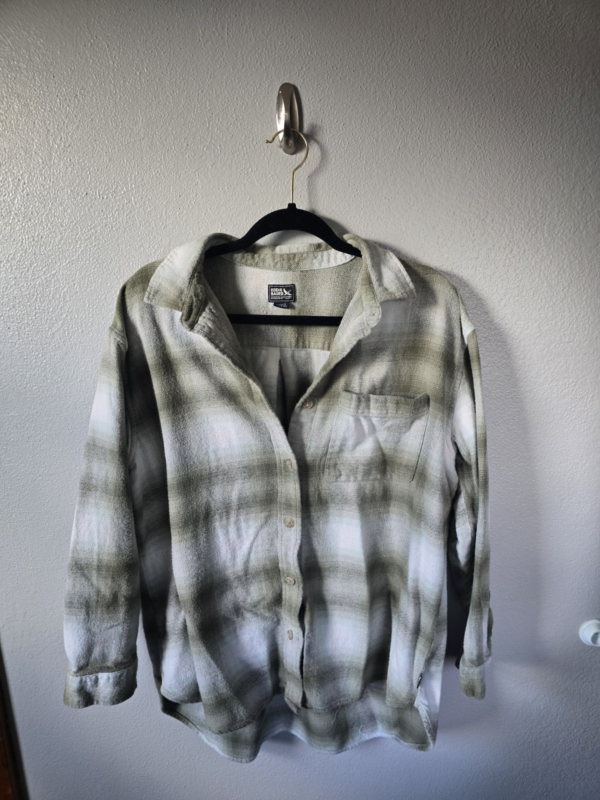Eddie Bauer Women’s Large Green Plaid Flannel Shirt 100% Cotton Button Front