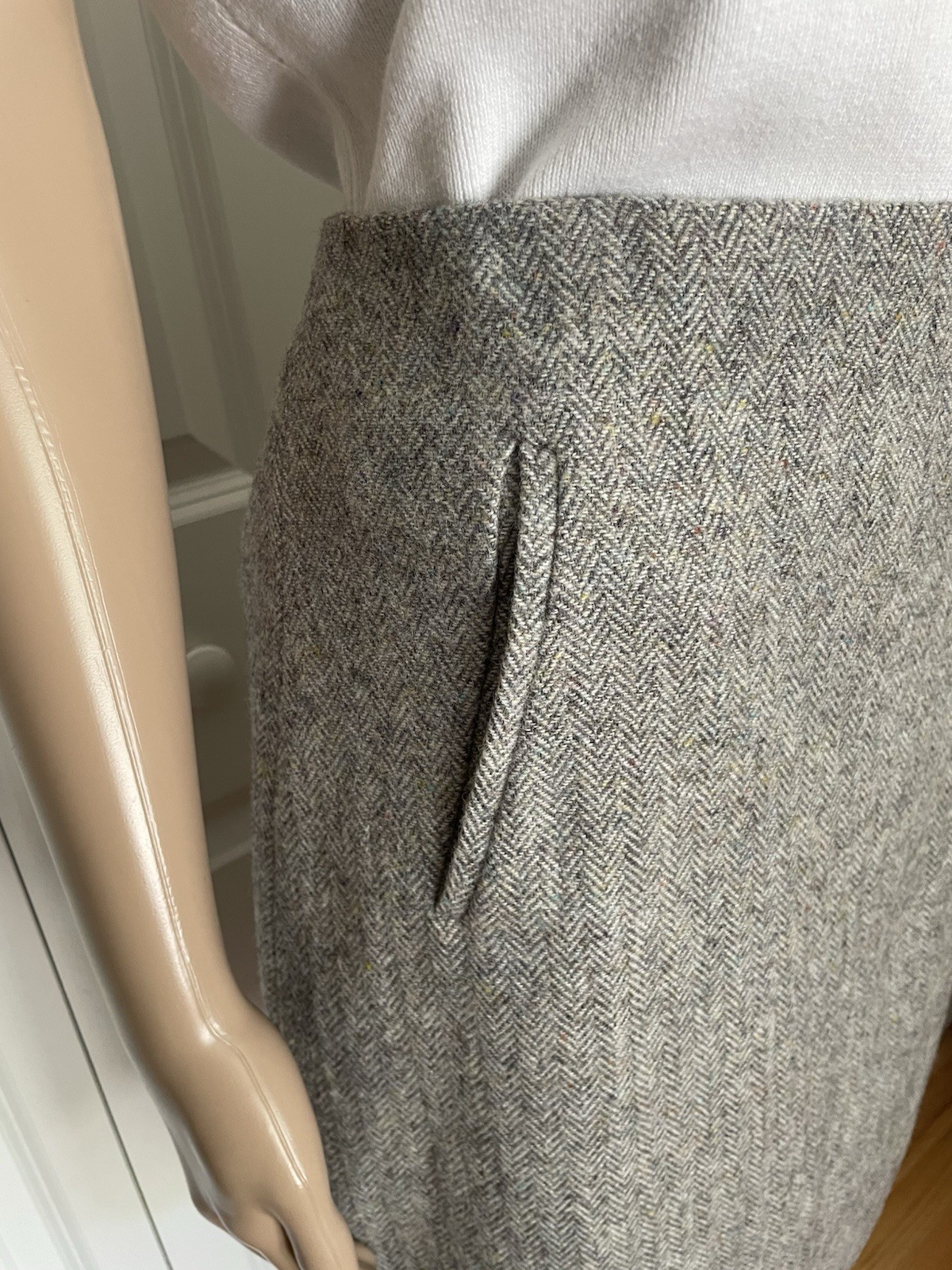 Talbots 12P Gray Herringbone Wool Viscose Blend Scalloped Hem Pockets Skirt