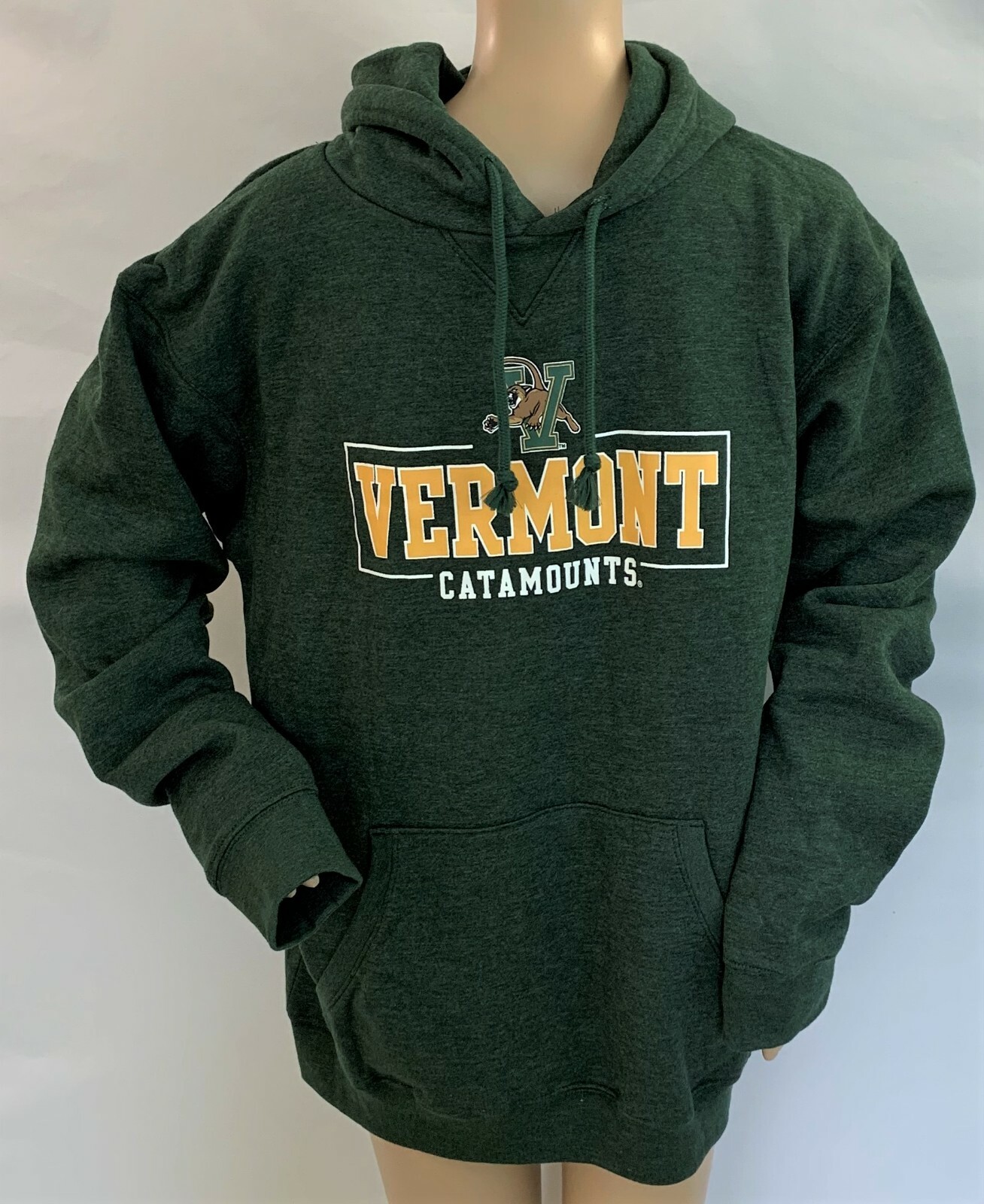 Rivalry Threads 91 green graphic Vermont Catamounts Hoodie, men’s S,M,L,XL,2XL