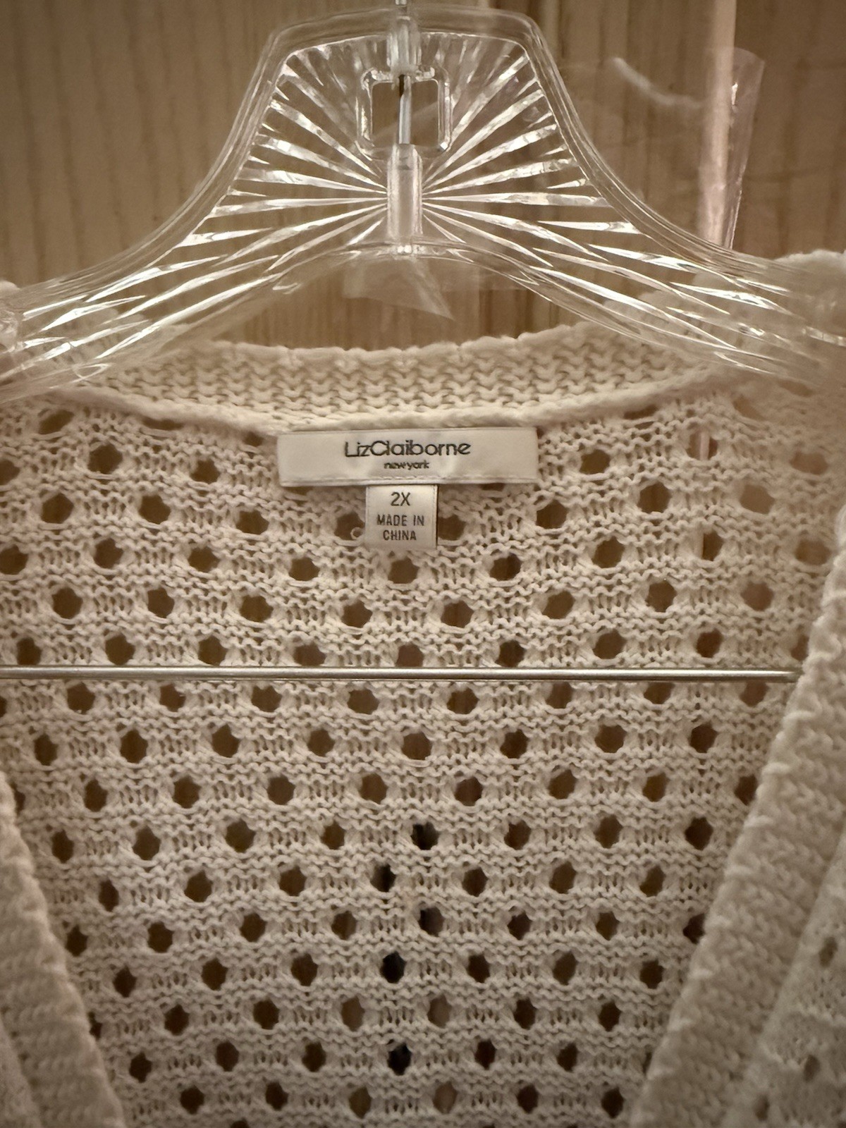white cropped shrugs womens. Size 2X runs Small. Fits Like a XL